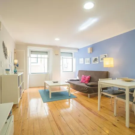 Colourful Mouraria Apartment *