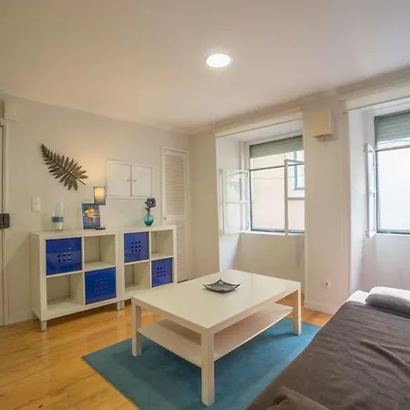 Colourful Mouraria Apartment Lisbon