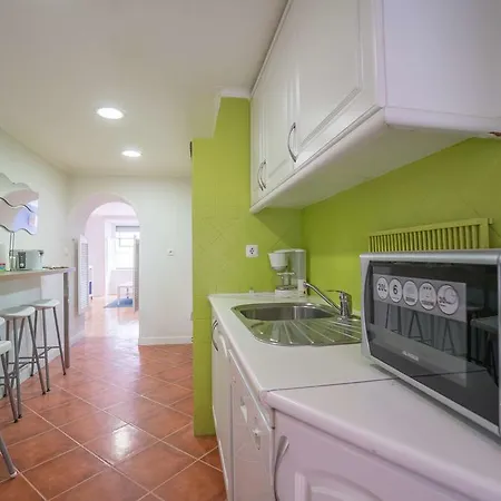 Apartment Colourful Mouraria Lisbon